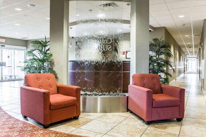 Entrance & Lobby