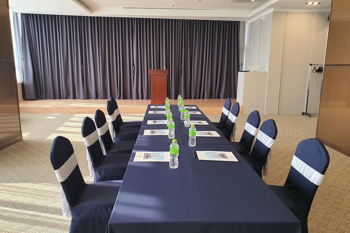 Ballroom/Hall 64 of 84
