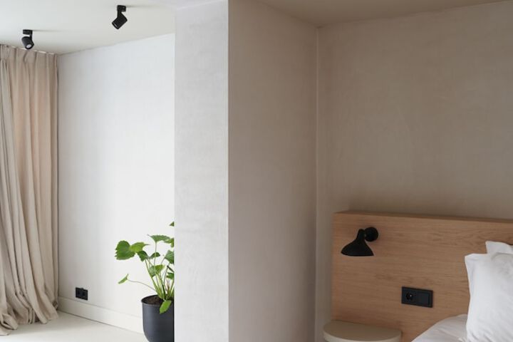 Room 18 of 74