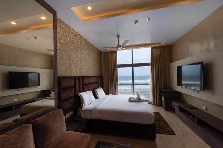 Room 3 of 11