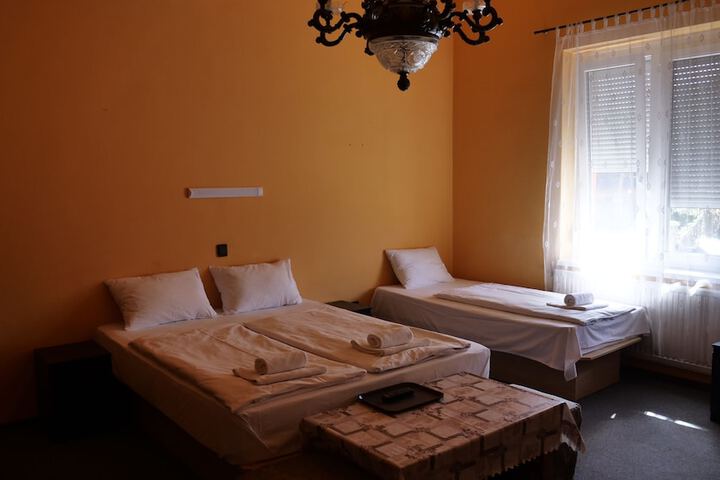 Room 18 of 52