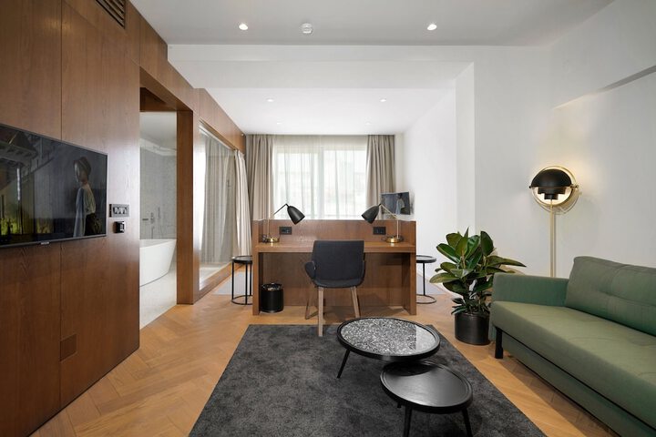 Room 18 of 45