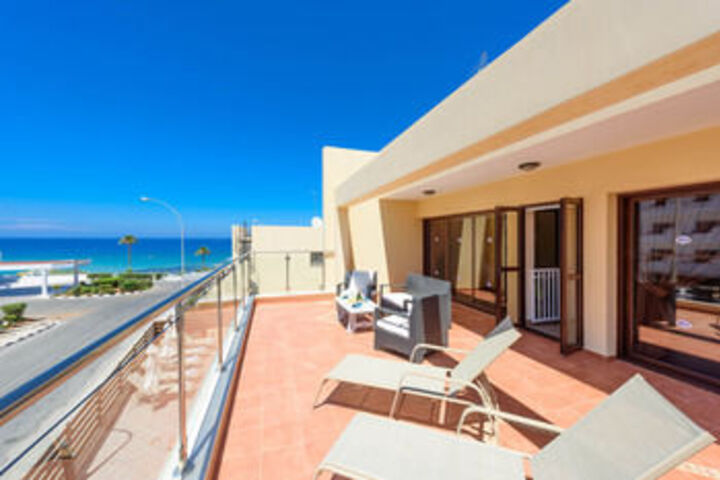 Terrace/Patio 2 of 20