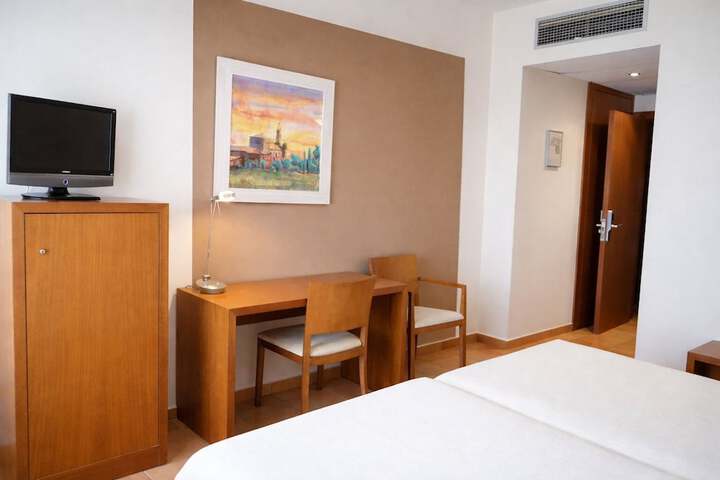 Room 8 of 30