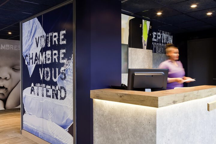 Hotel Entry