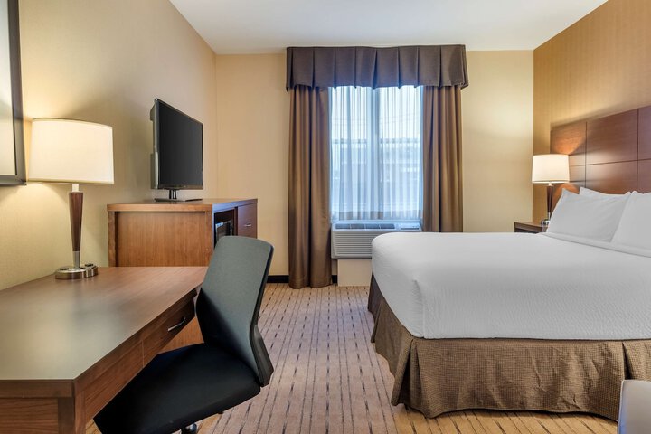 Room 17 of 42