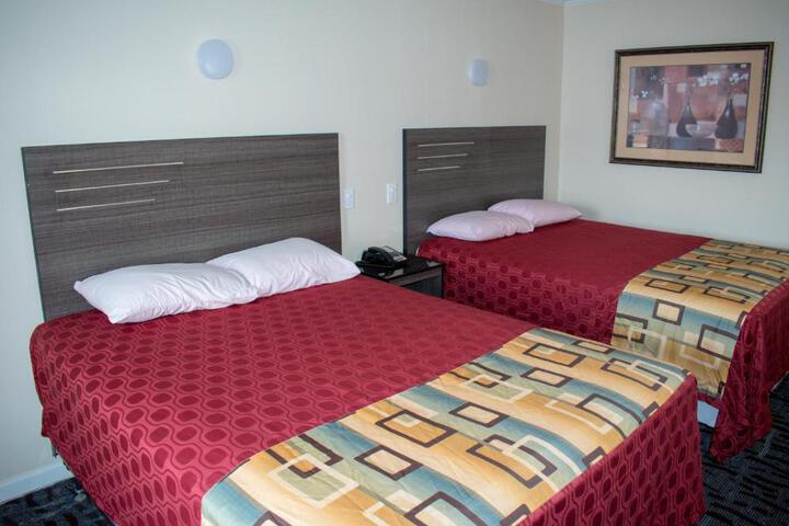 Standard Double Room (1 of 5)