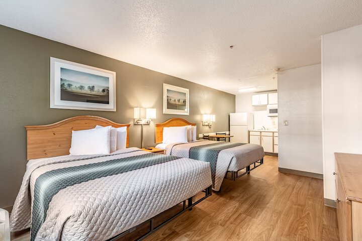 ADA Accessible Studio 1 Queen Bed (7 of 10)