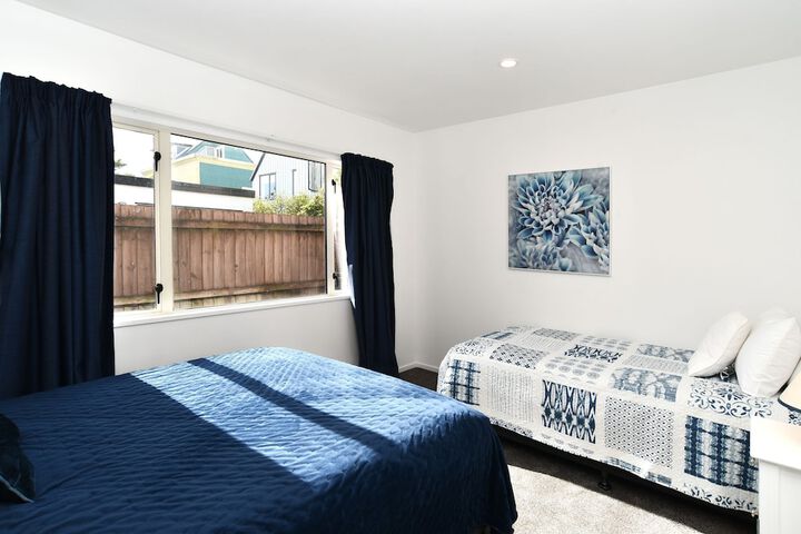Room 2 of 60
