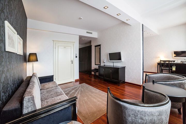 Room 20 of 85