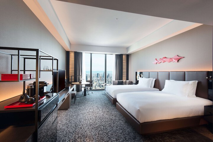 Room 26 of 106