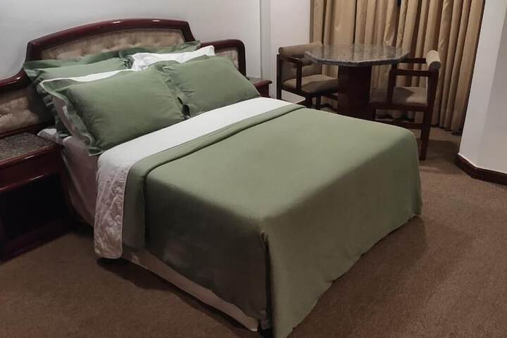 Room 8 of 27