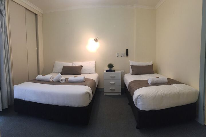 Room 7 of 42