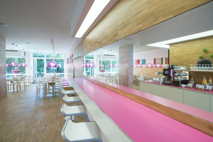 Breakfast area