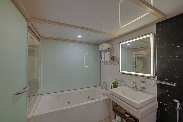 Room 34 of 45