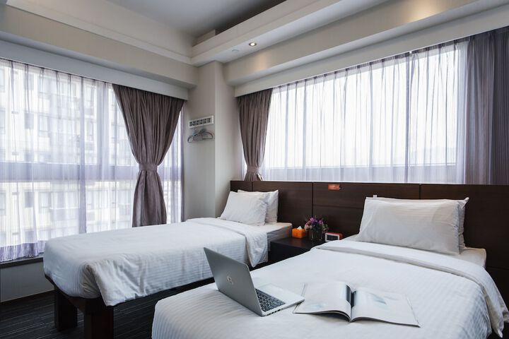 Room 34 of 58