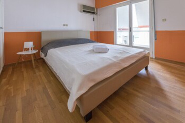 Room 18 of 23