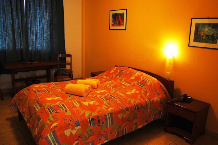 Room 3 of 32