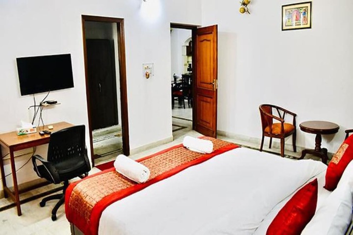 Room 8 of 26