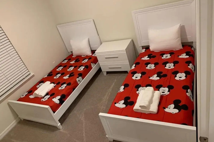 Room 2 of 22