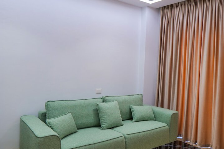 Room 70 of 102