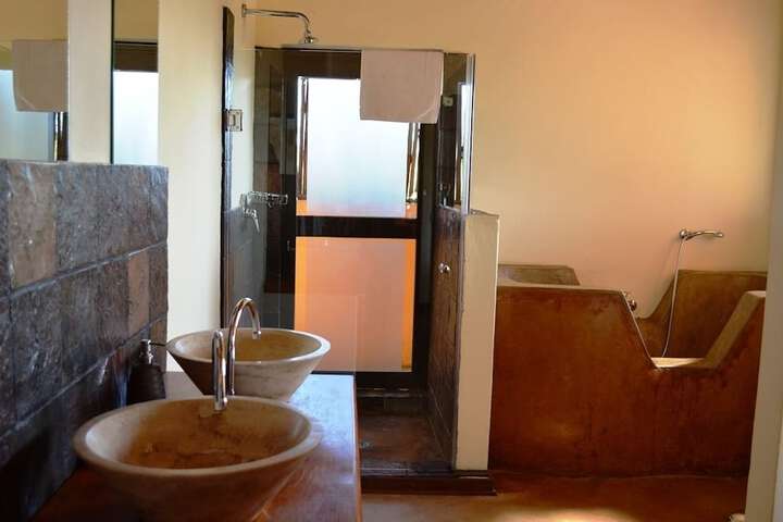 Room 22 of 38