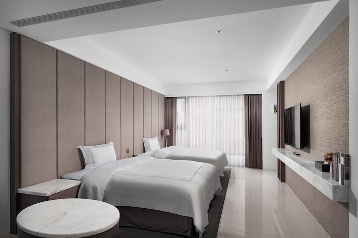 Room 16 of 44