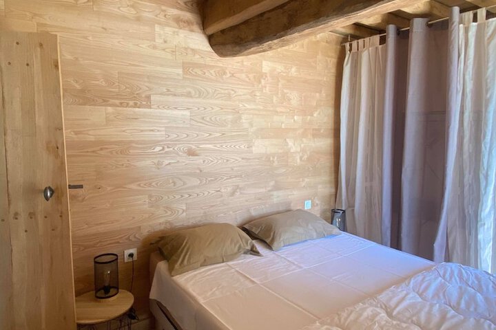 Room 13 of 93