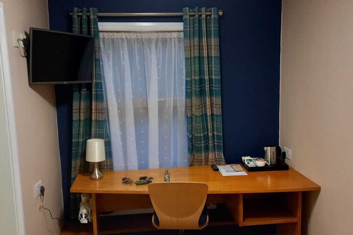 Room 27 of 66
