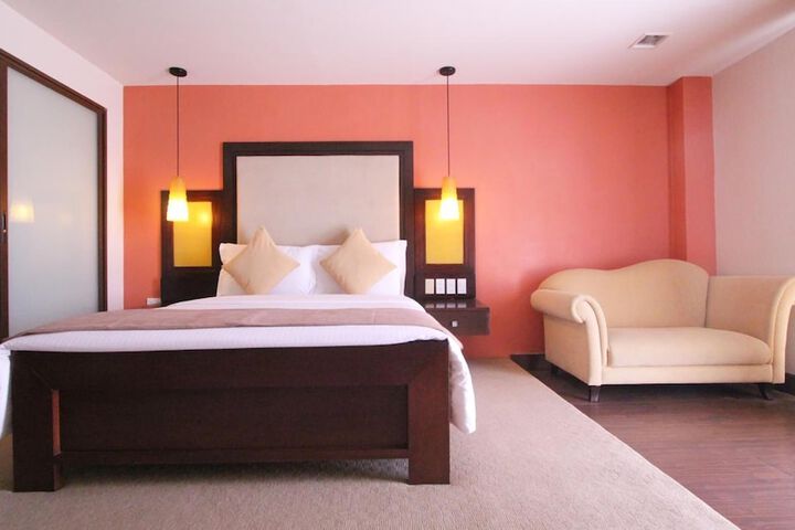 Room 9 of 51