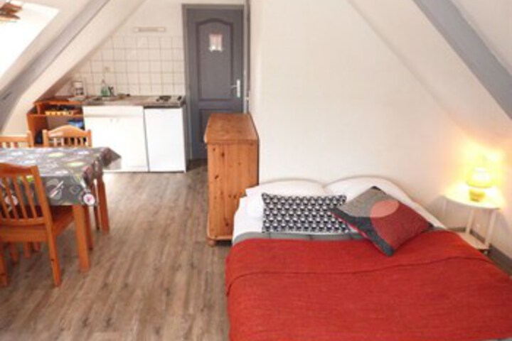 Room 7 of 11