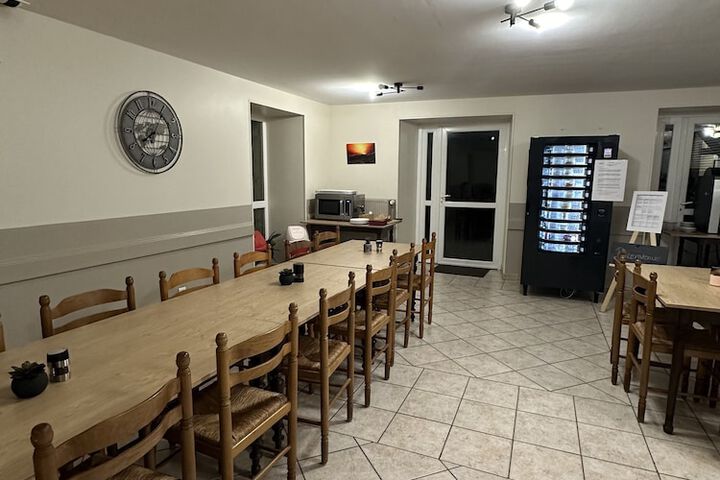 Dining 27 of 48
