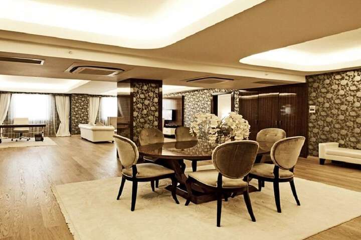 Room 19 of 53