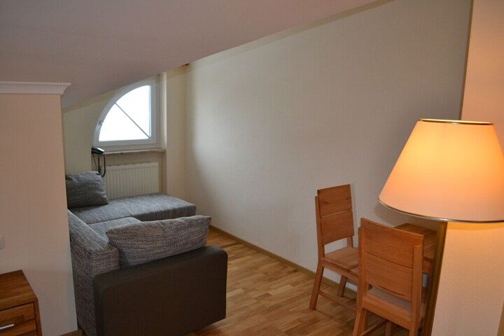 Room 6 of 70