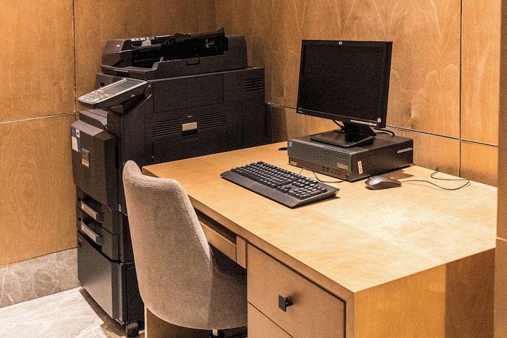 Business Center 65 of 85