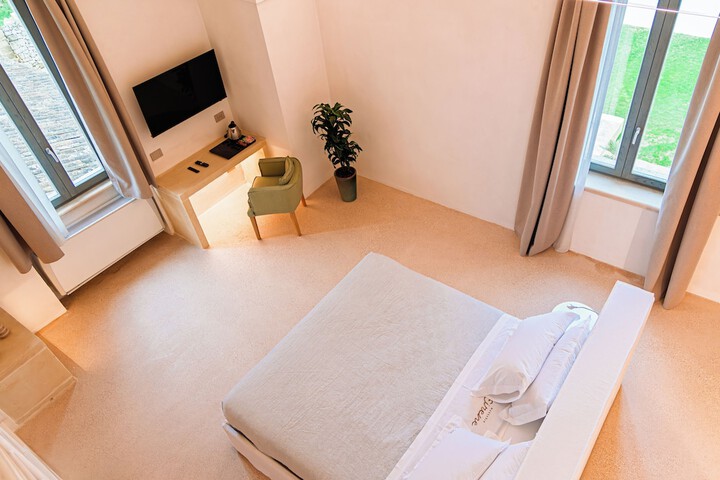 Room 15 of 144