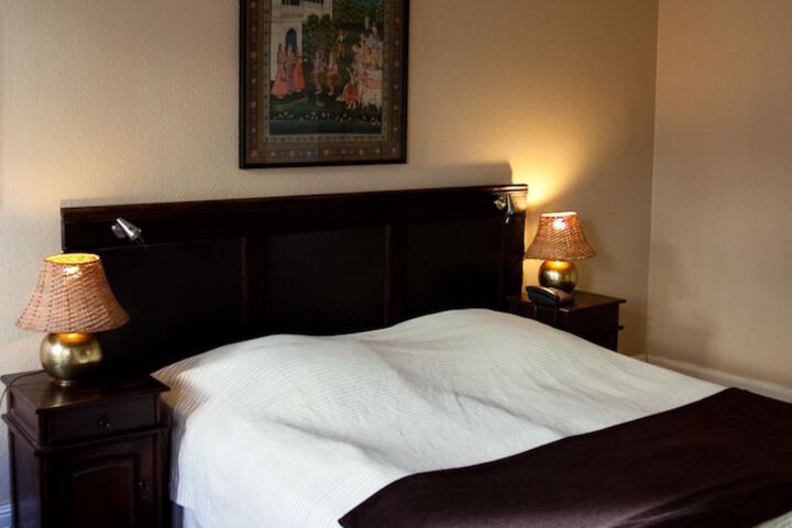 Room 4 of 48