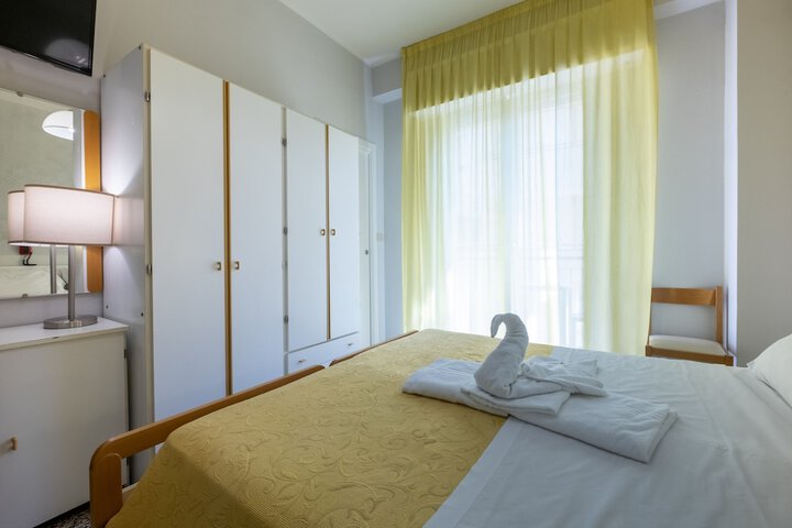 Room 17 of 41