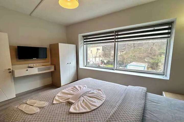 Room 14 of 37