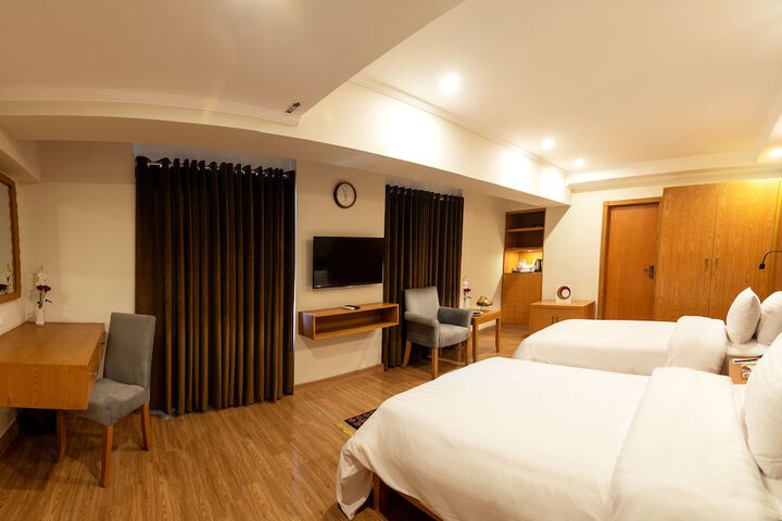 Room 10 of 24