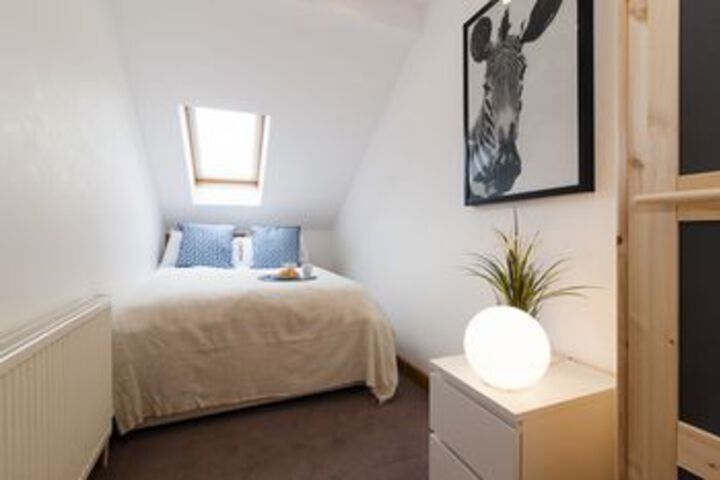 Room 7 of 14