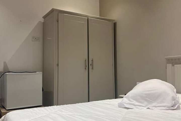 Room 9 of 31