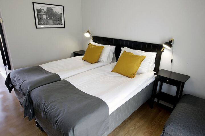 Room 9 of 36