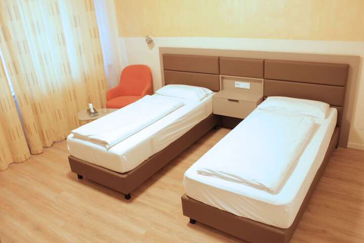 Room 29 of 37