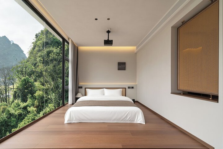 Room 15 of 21