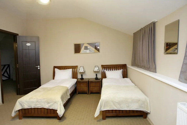 Room 4 of 21