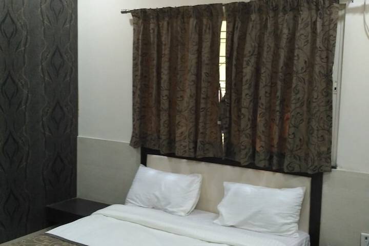 Room 4 of 35