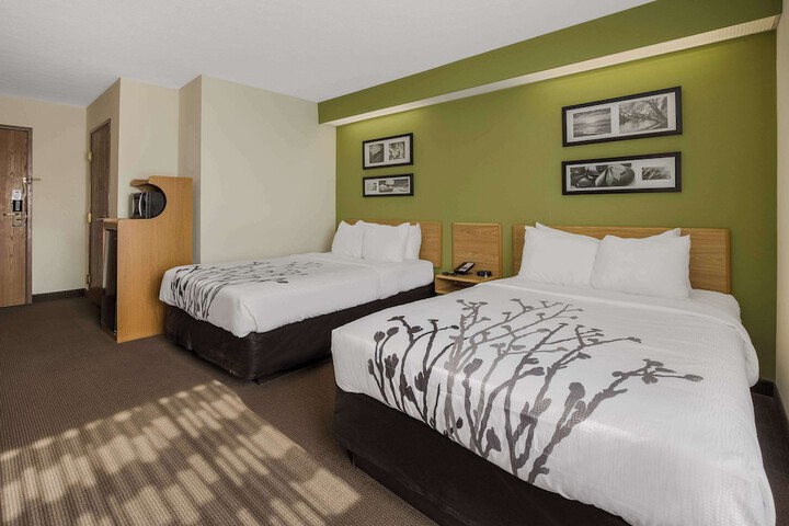 2 Double Beds (11 of 12)