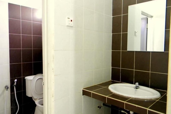 Room 7 of 10