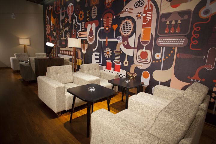 Lounge 109 of 137